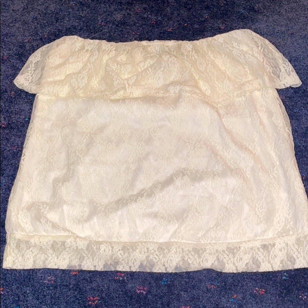 ✨6 for $25✨Strapless, Lace Top💛